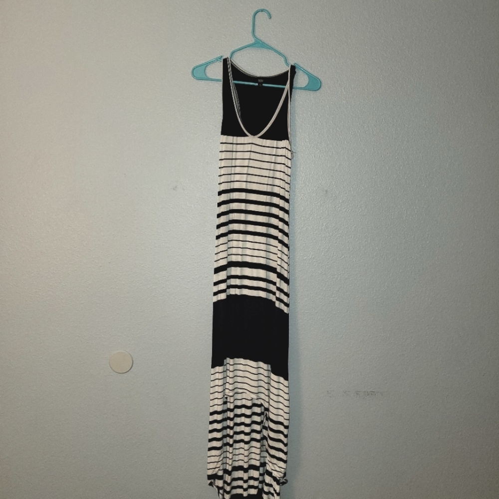 Mossimo black & white striped dress